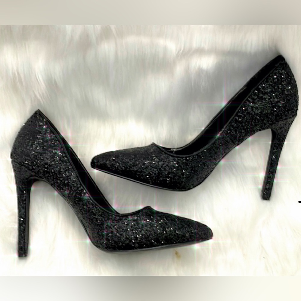 HOLIDAY GLAM! Sequin Black Pumps Size 9